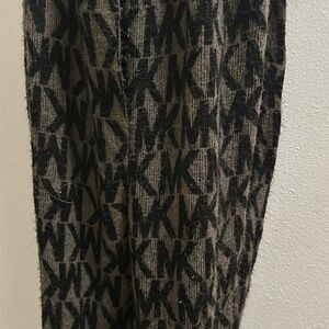 MICHEAL KORS INFINITY SCARF